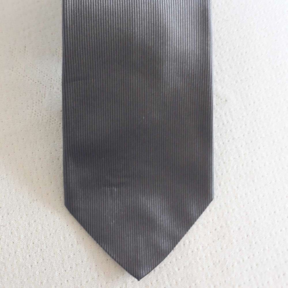 Madelios Paris tie, 100% silk. Made in Italy.